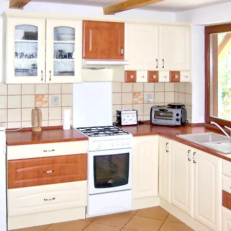 House With 4 Bedrooms In With Wonderful Mountain View And Furnished Garden 6 Km From The Slopes